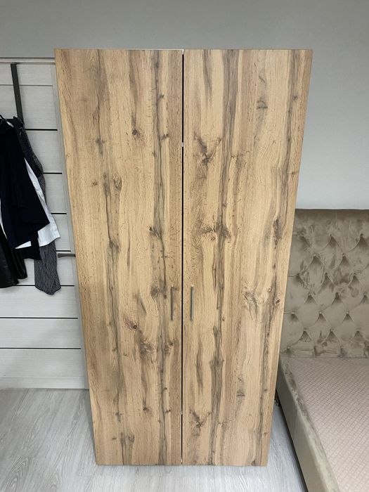 Двухстворчатый шкайф в цвете дуб