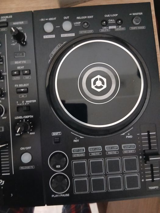 Vand consola ddj-400