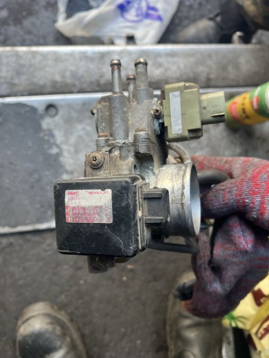 Двроселтная заслонка Карина 2 3s двигатель