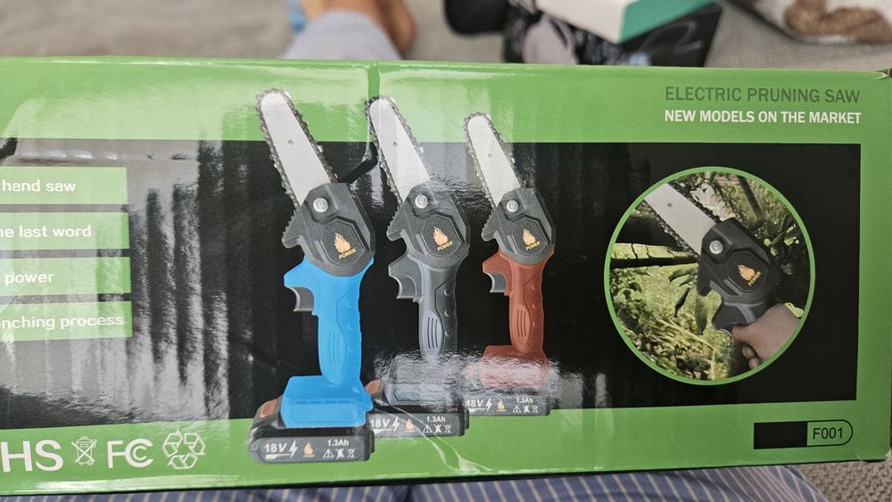 Fierăstrău electric de mana