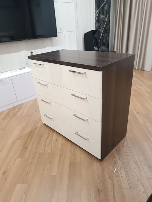 Комод с зеркалом