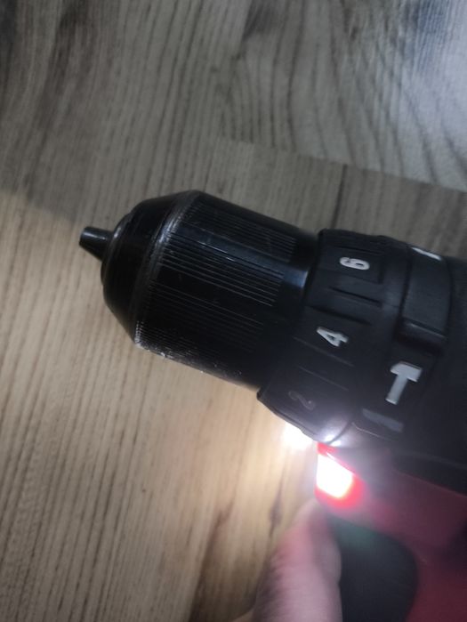 Винтоверт Milwaukee m12 bpd и батерия Milwaukee m12b2