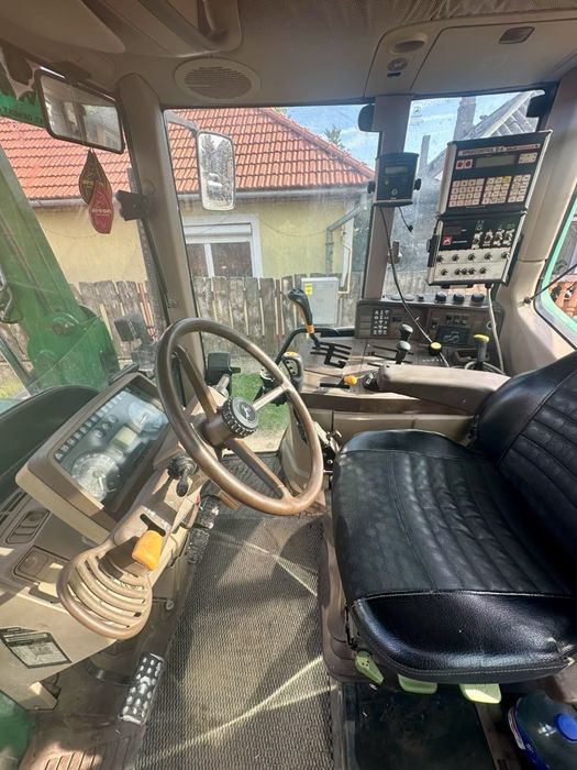 John Deere 6220 cu incarcator +cupa