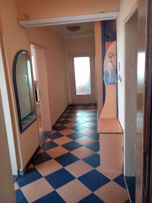 Четеристаен апартамент в центъра