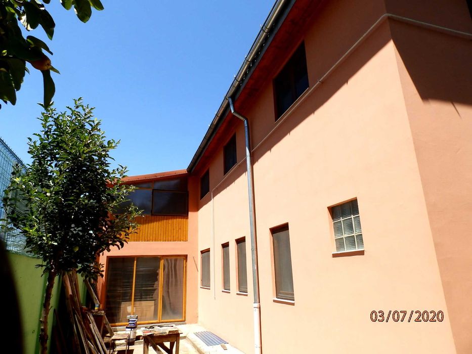 casa cu curte pe bdul Independentei  S.total 550mp S.util 330mp