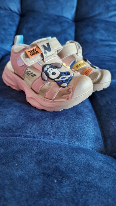 Продам сандалики.