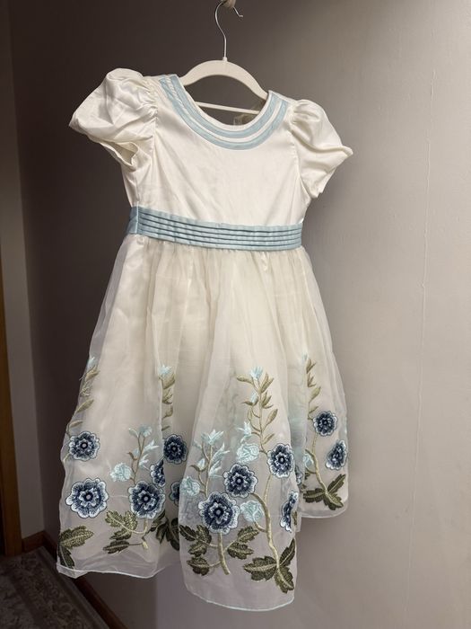 Праздничные платья на девочку 116