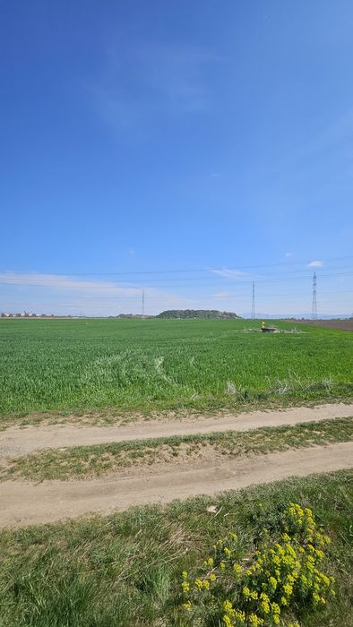 Vând teren industrial