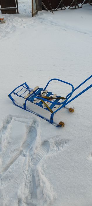 Продам санки б,у