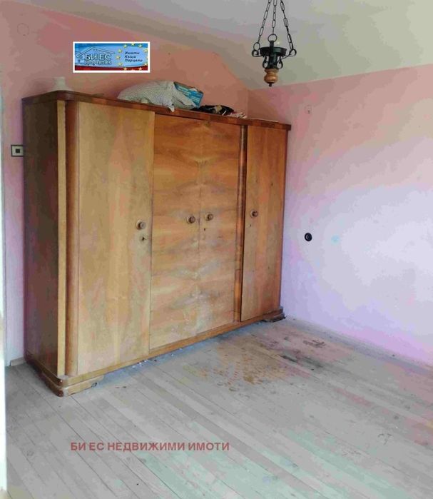 Продава къща с. Филиповци 120 м²