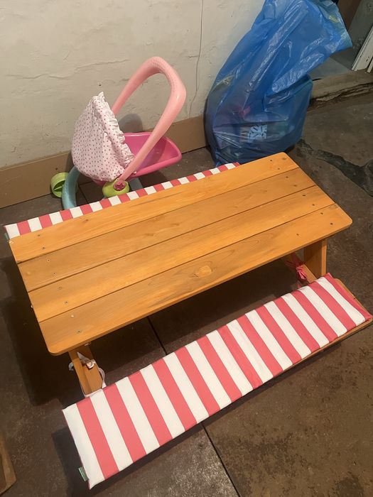 Masa si 2 Băncuțe din lemn pentru copii mici / pt gradina