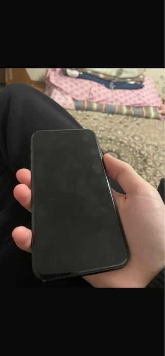 Продам айфон 11