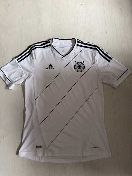 Футболни екипи