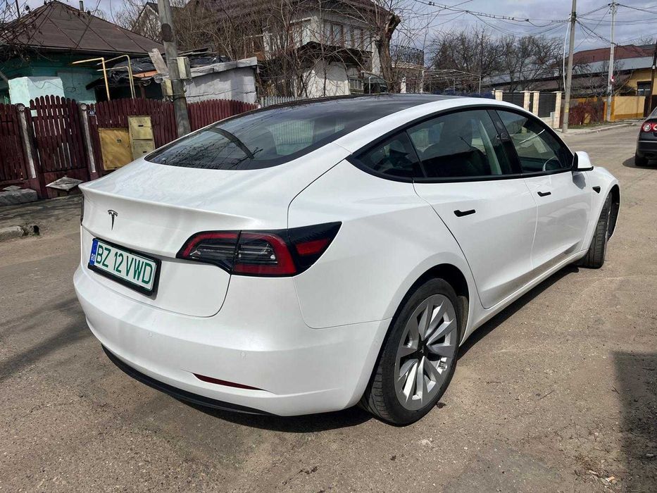 Tesla Model 3 Standard Range Plus RWD