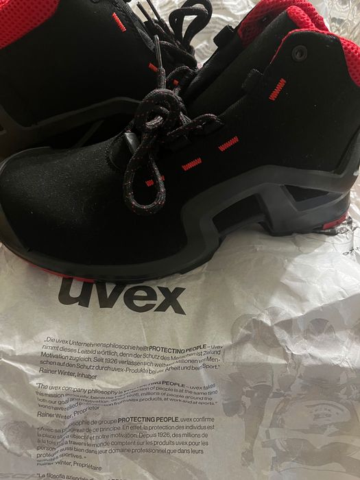 Предпазни обувки UVEX