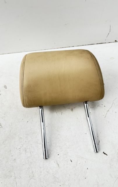 Tetiera fata dreapta piele Volkswagen VW Touareg generatia 1 7L