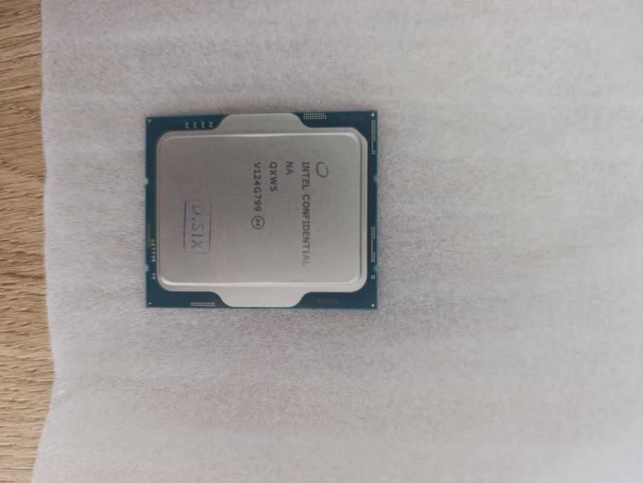 Intel Core i5-12400 ES