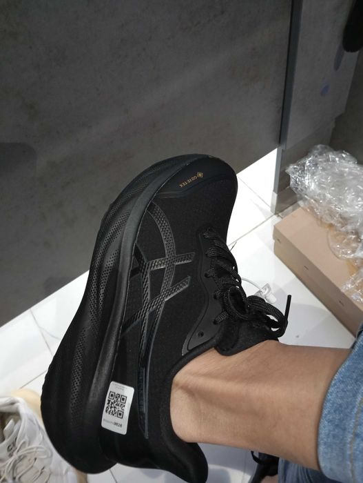 Термо кроссовки Gore-Tex, подошва Vibram, сезон осень-зима-весна, р 40