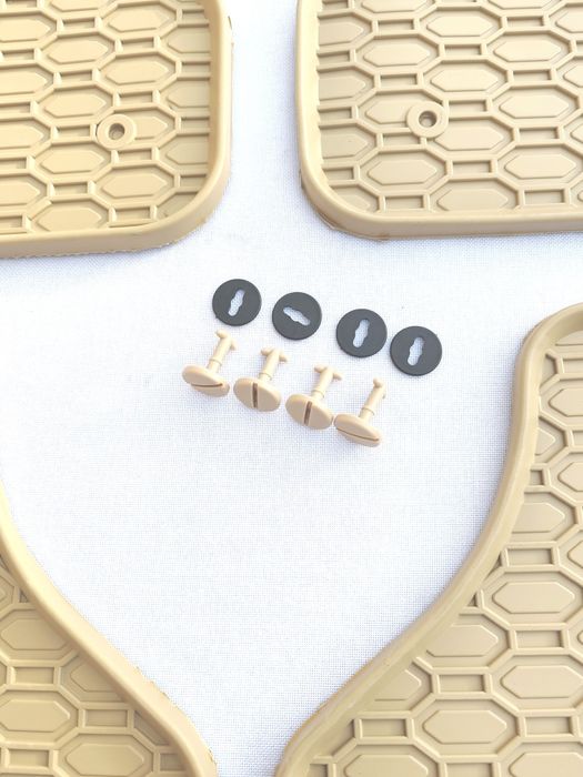 Covorașe cauciuc bej/crem pentru BMW E60/E61 2003-2010