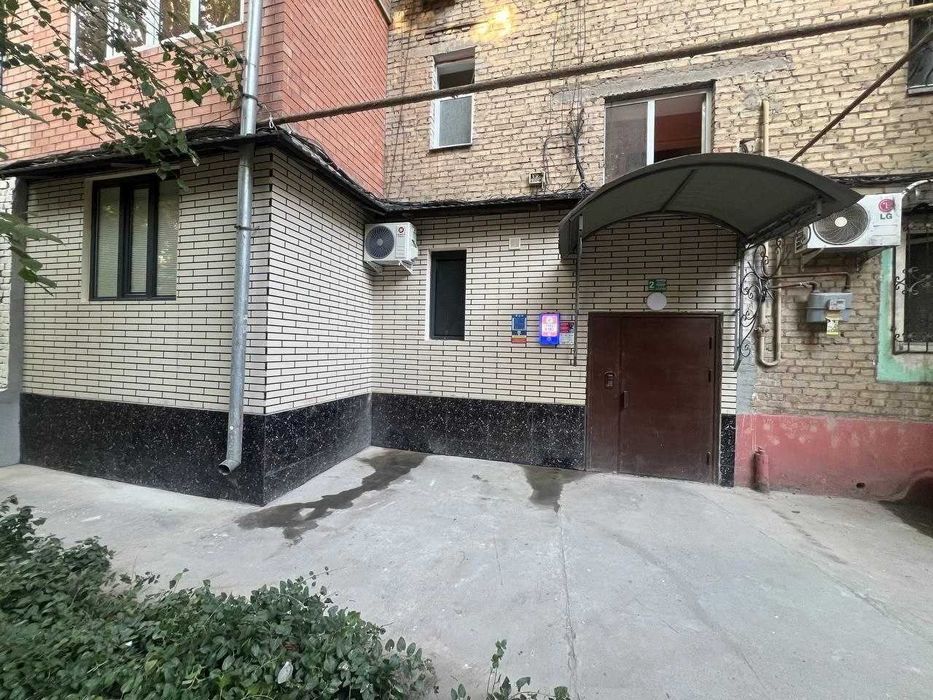 Вторичка ,2в3/1/4,  Ориентир: Чиланзар 4 квартал, Парк Гафур Гуляма !!