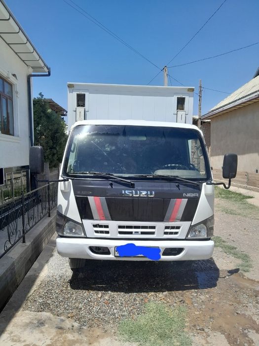 Isuzu NQR sotiladi