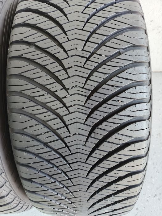 225.55.17 Goodyear All Season Second-hand