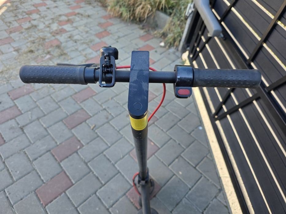 Vând trotineta electrica Xiaomi