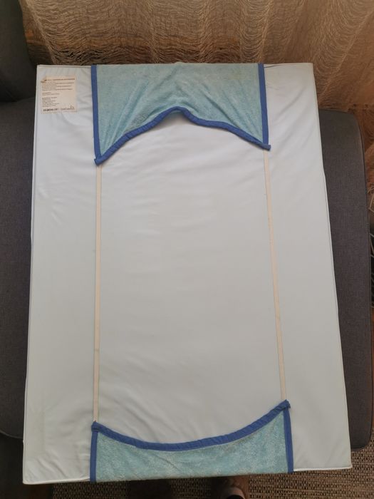 Подложка за преповиване на бебе