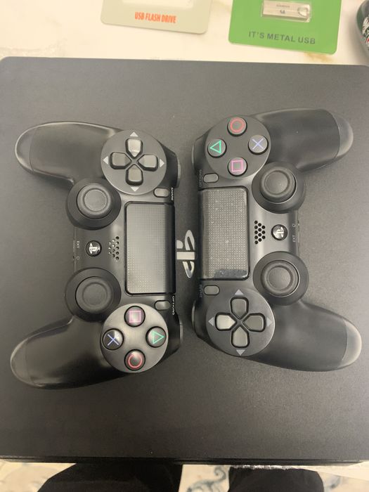 Рс4 slim 3рев 500г два джестика 10 игр  как на фото