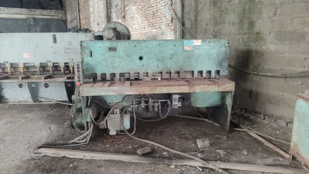 Токарный станок в рабочем состоянии