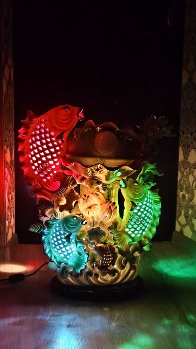 Стильный светильник/настольная лампа-отличное состояние