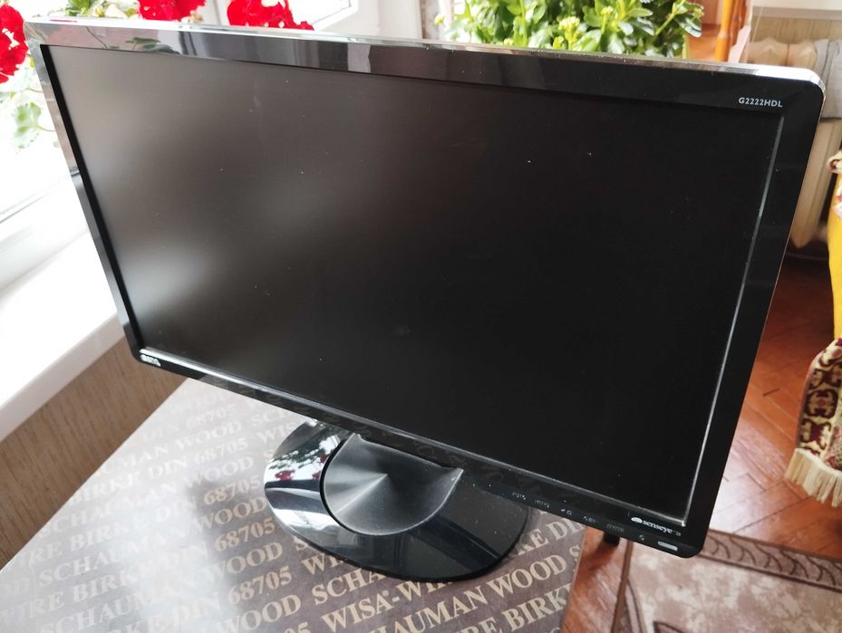Компютър Intel Core 2 duo + монитор Benq G2222HDL