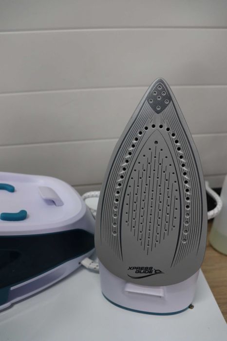 Парна станция за гладене Calor Express Essential, 2200W, парогенератор