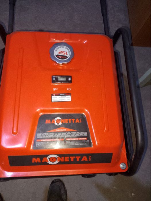 Продам инверторный генератор