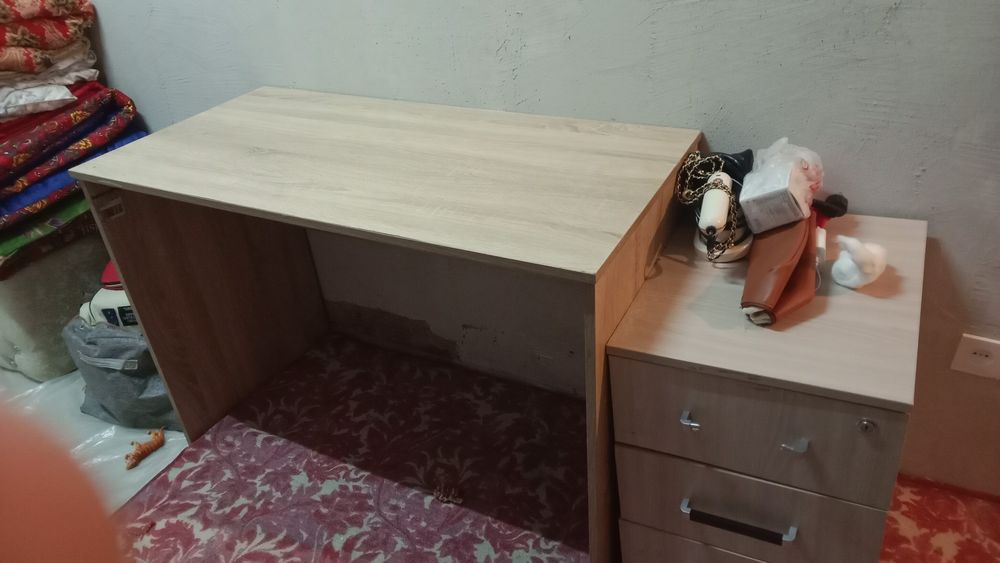 Сабак окитын стол