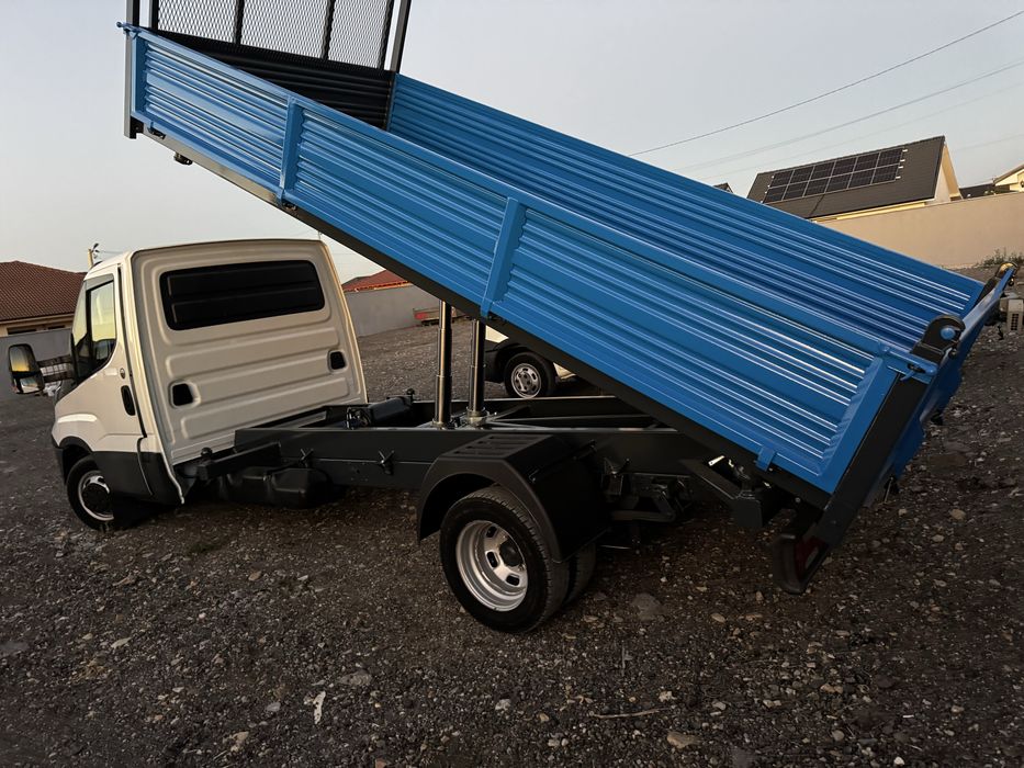 Iveco basculabil pe 3 parti