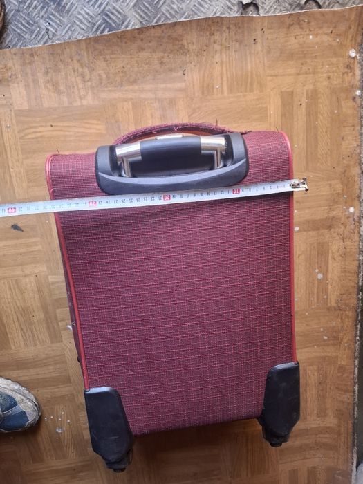 Чемодан дорожный