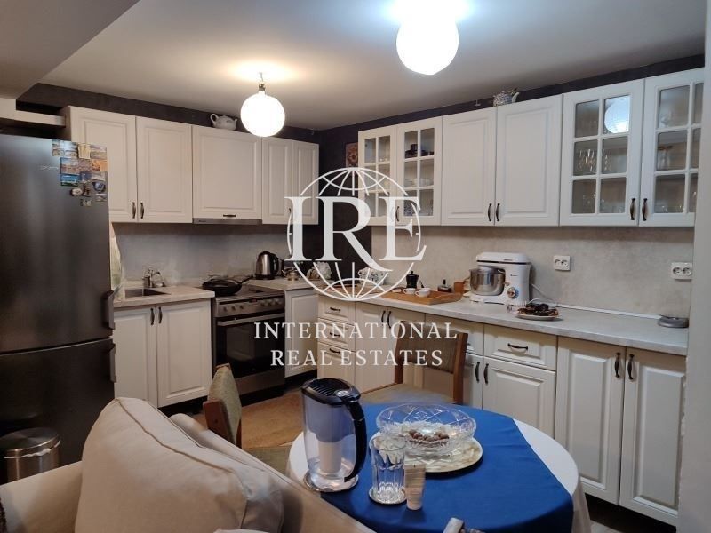 Ателие, Таван в Варна-Гръцка махала площ 80 цена 125000