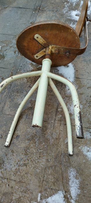 Четирикрако въртящо се столче