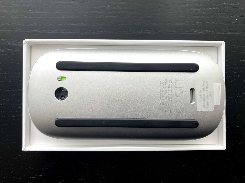 Мишка Apple Magic Mouse (MXK53ZM/A) - последен модел, като нова