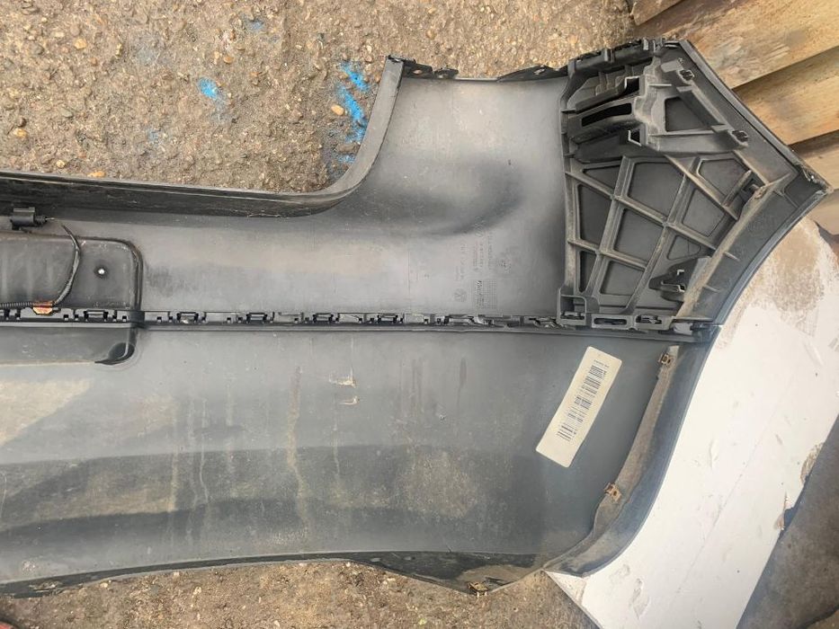 Spoiler / Bara Spate VW Golf 5 Hatchback 2003 - 2009 cu Mici Defecte / Imperfectiuni Cod: 1K6807521