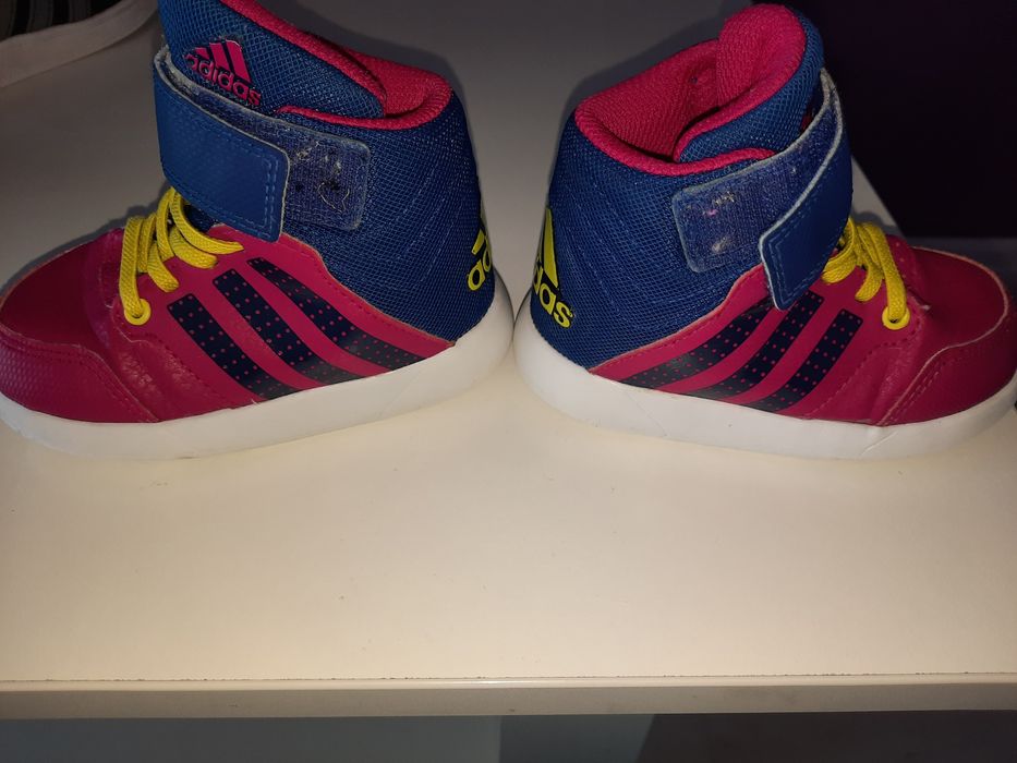 Кецове Адидас за момиче