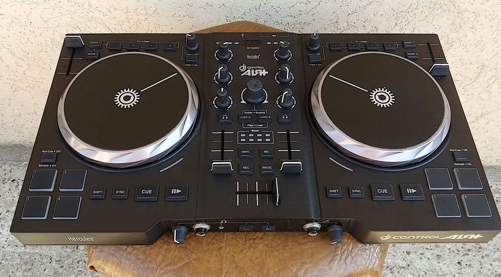 Hercules DJ Control AIR+ vândută
