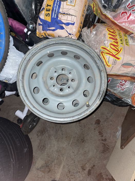 Продам летний комплект резины с диской