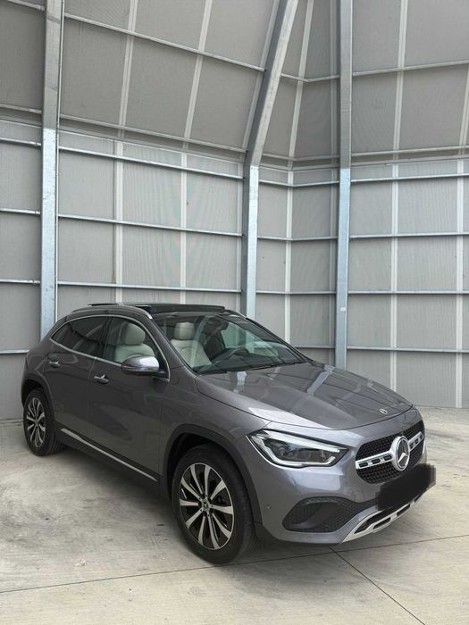 Mercedes-Benz GLA 250 4MATIC•Premium Plus•Burmester•Head‑Up•224 CP
