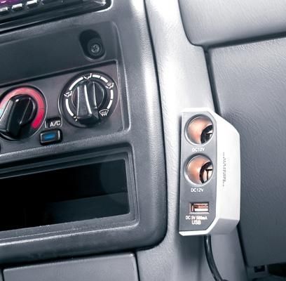 Priza auto tripla Carpoint 12V 8A cu 2 iesiri DC si una USB cu cablu de 30cm