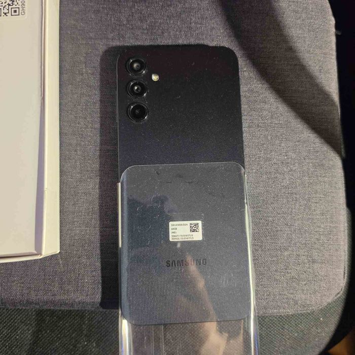 Продавам нов Смартфон Samsung Galaxy A14, 164GB, 4GB RAM, 4G,черен цвят