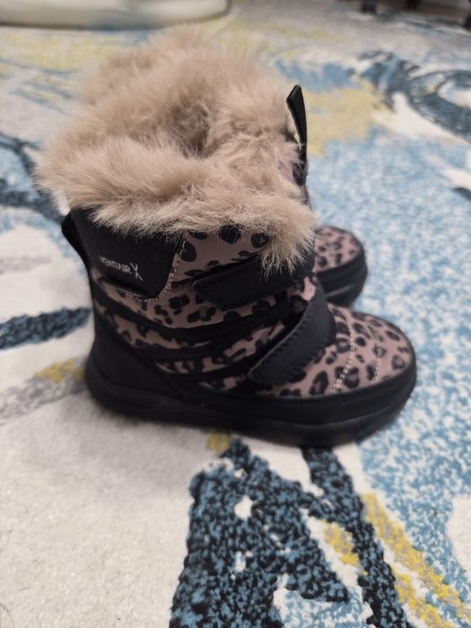 Зимние сапоги размеры 26,30