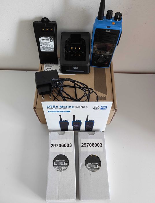 Stație radio UHF profesională Entel DT985M ATEX (antiexplozivă) & IP68 (submersibilă) – pachet complet + 2 baterii de rezervă