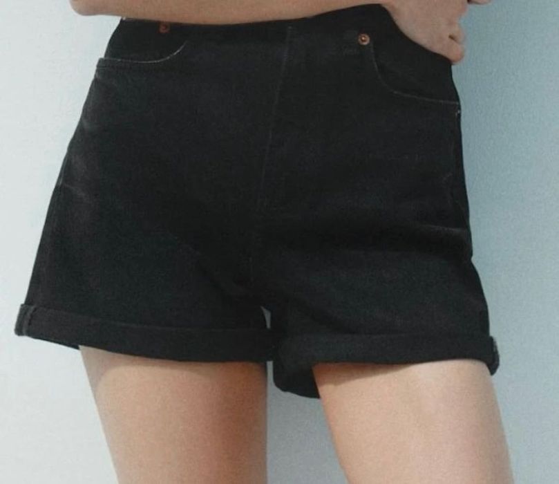 Pantaloni scurti Zara